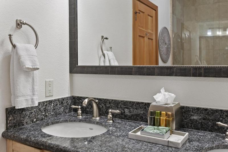 Solamere Drive Home at Deer Valley Resort - 6 Bedroom Home with Hot Tub #3220 - image 9