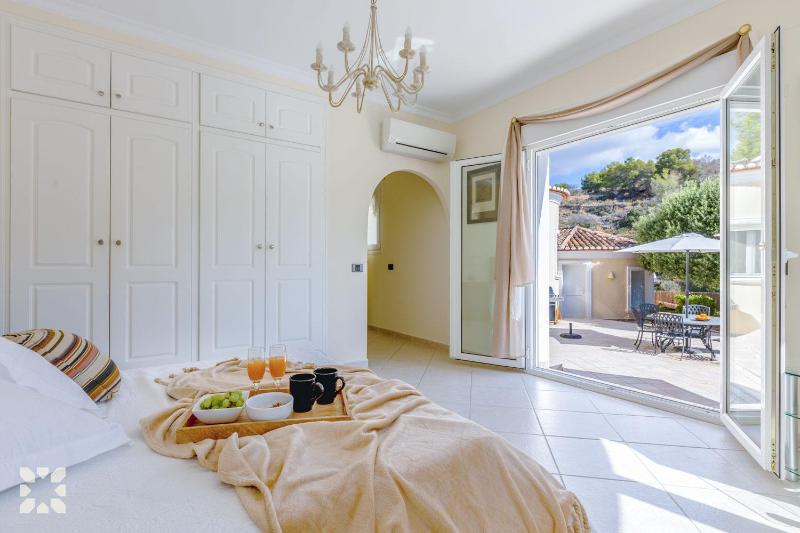 Villa El Magraner by Abahana Villas - image 11