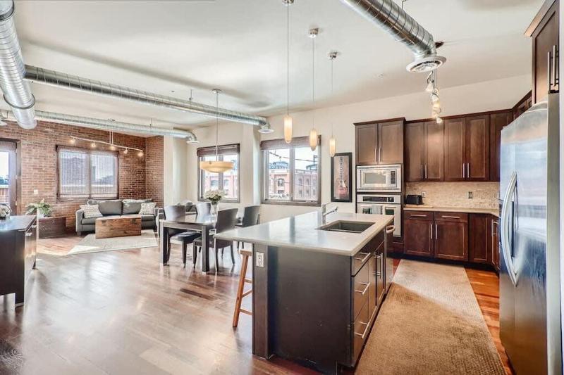 2Bed 2Ba Loft in LoDo RiNo- Mountain BallparkViews - image 21