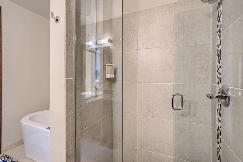 2Bed 2Ba Loft in LoDo RiNo- Mountain BallparkViews - image 6