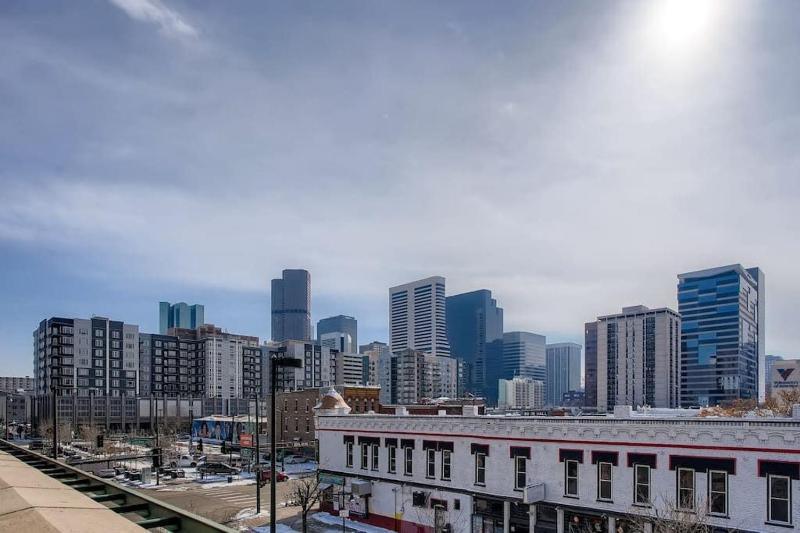 2Bed 2Ba Loft in LoDo RiNo- Mountain BallparkViews - image 22