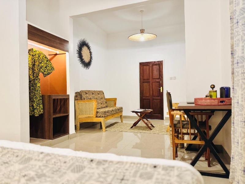 Kaduwa Imperial Hotel - image 3