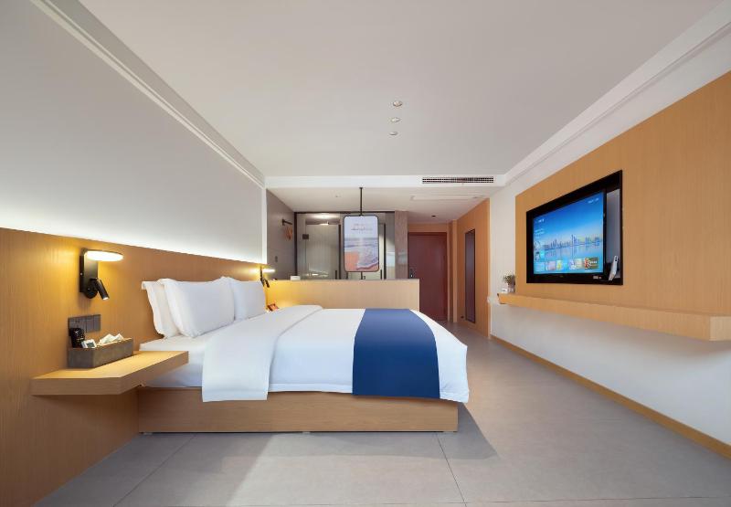 Zhangjiajie CLOUD Zhenxi Hotel- Near Forest Park EastGate about 10 Min Walk - English Butler Free Luggage Storage Tour Plan -reserve tickets for various scenic spots-Self-Service LaundryFree coffee Chinese tea - image 8