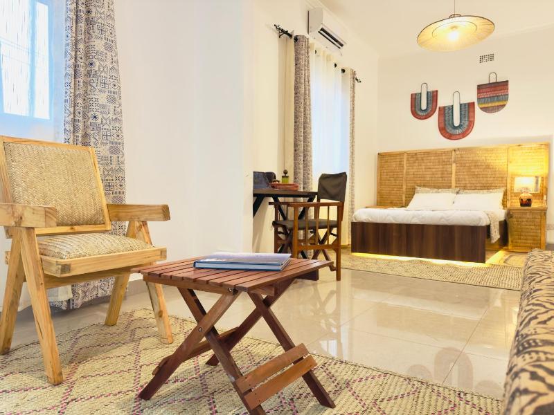 Kaduwa Imperial Hotel - image 12