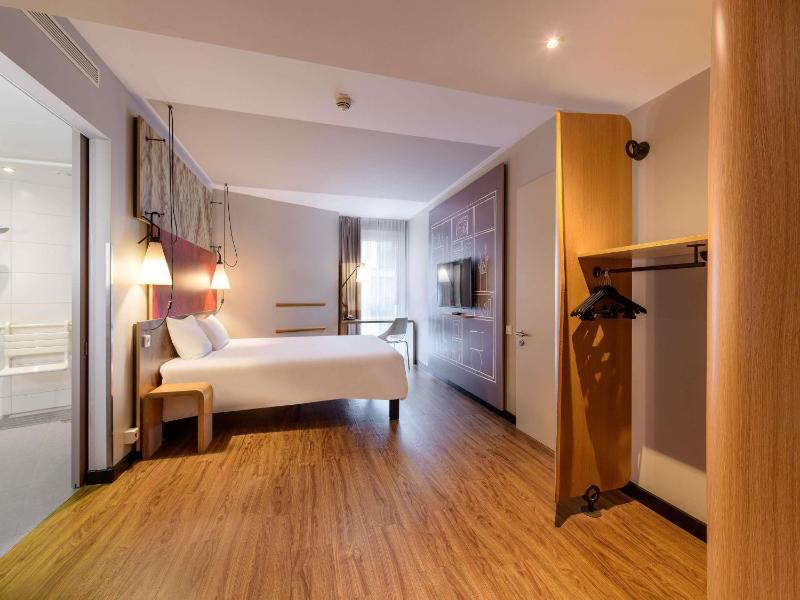 Ibis Berlin Hauptbahnhof - image 3