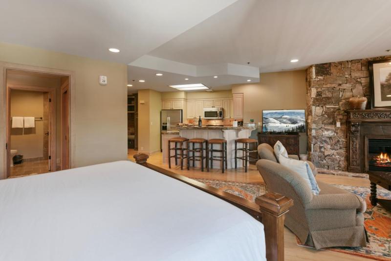 303 - Studio Royal Plaza condo - image 16