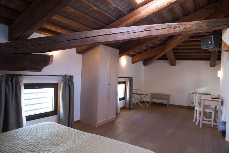 Triple Room with Private Bathroom image 1