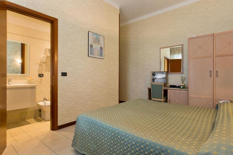 Triple Room image 3