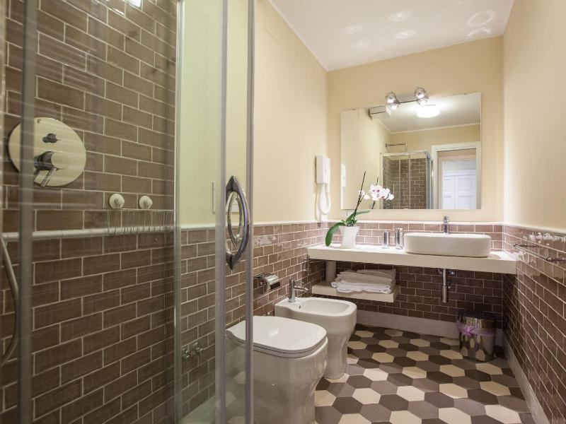 Superior Double or Twin Room with Sofa Bed and City View image 4