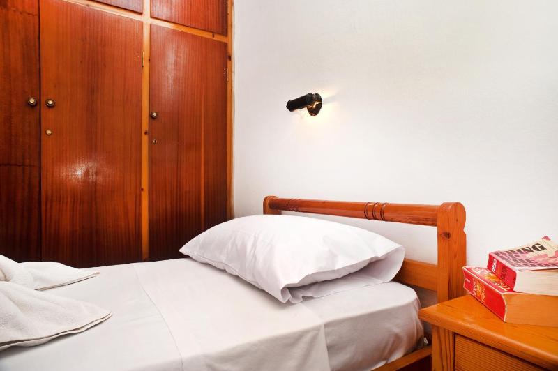 One-Bedroom Apartment image 3
