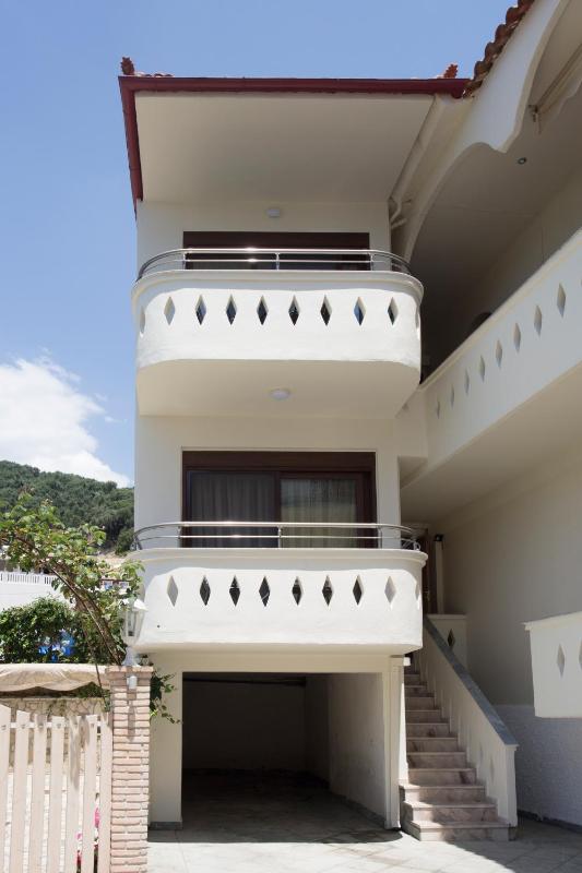 Lina's Apartments - image 7