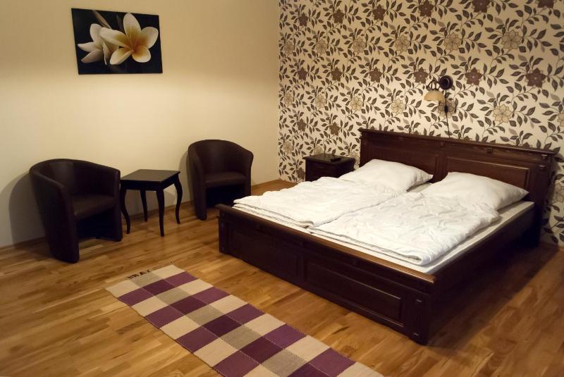 Deluxe Quadruple Room image 3