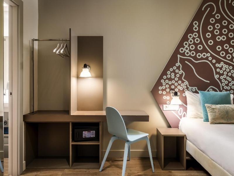 ibis Styles Barcelona Centre - image 9
