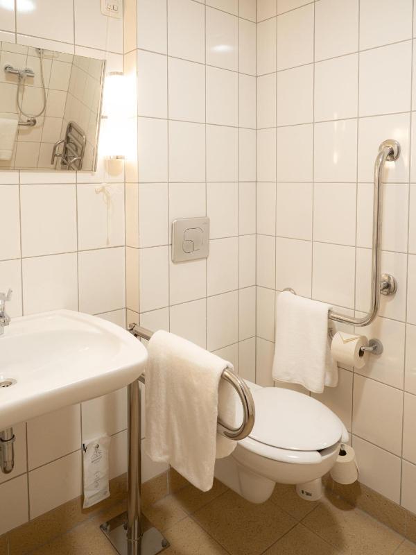 B&B HOTEL Kielce Centrum - image 4