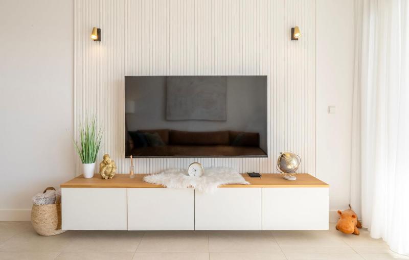 Sophisticated Two Bed Apartment in Pure South with Sea View - image 22