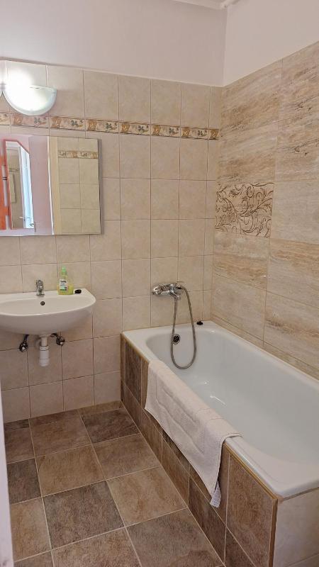 Margit Apartman - image 13