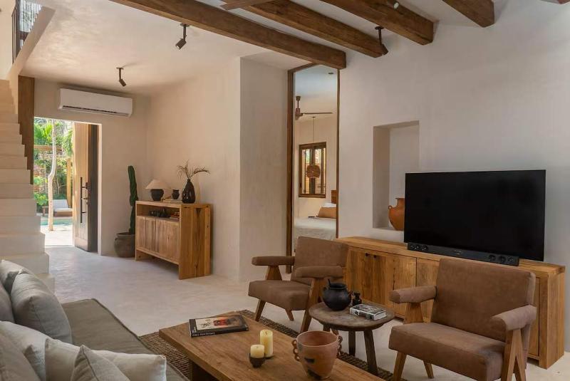 Stylish 3BR Villa with Rooftop Plunge Pool La Veleta Tulum - image 14