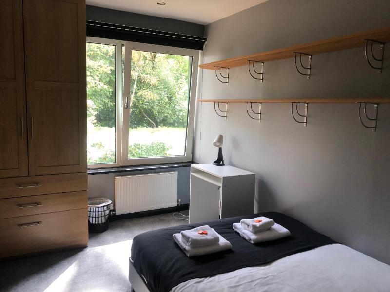 Bassett Home - Double room and Free Parking - image 15