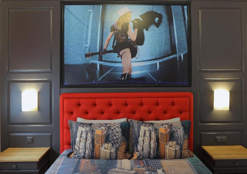 Studio Apartment image 3