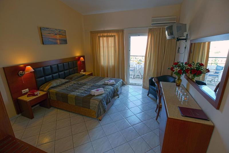 Quadruple Room image 1
