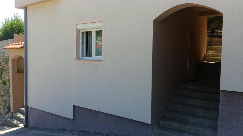 Studio Apartment image 1