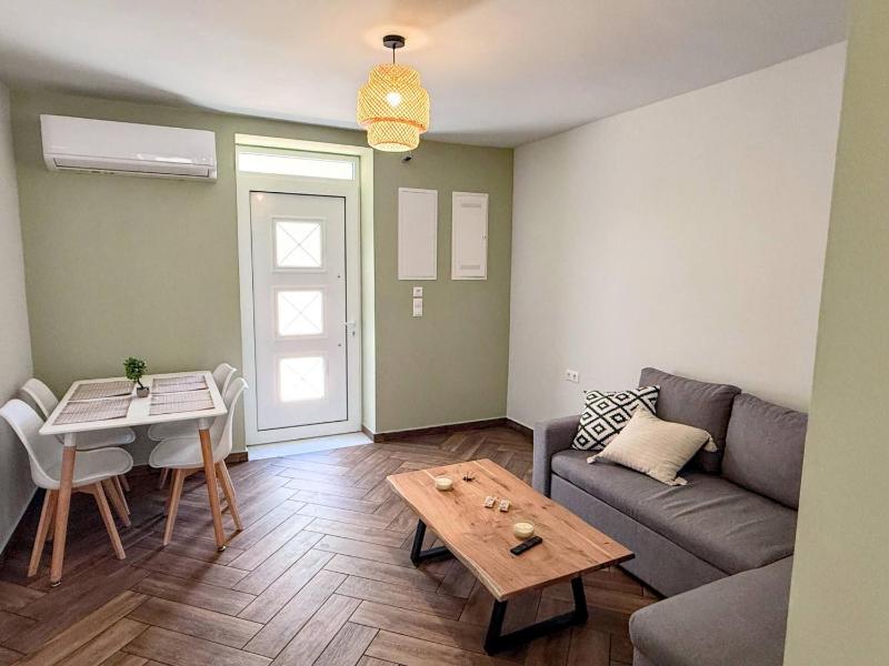 Amfitriti 30meter to beach 6min Old Town 2BD 4PL - image 1