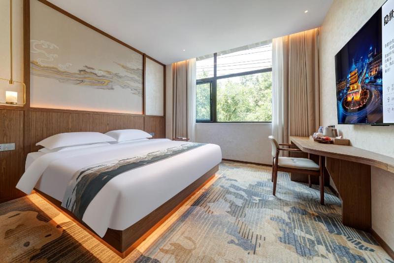 Floral Hotel Yinshiyi Chang'an Xi'an Bell and Drum Tower Sajinqiao Subway Station - image 4