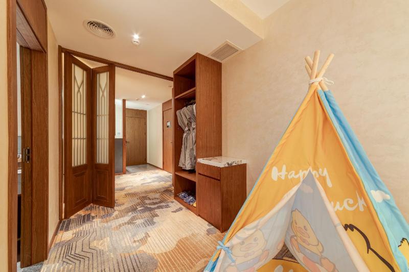 Floral Hotel Yinshiyi Chang'an Xi'an Bell and Drum Tower Sajinqiao Subway Station - image 6