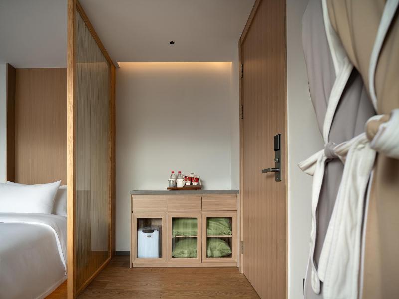 Zhangjiajie National Park RU Hotel--Free one way pick up service over 2 nightFree fresh coffeeAttraction Tickets Serivce in advance - image 49