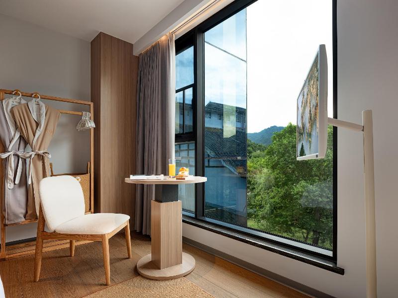 Zhangjiajie National Park RU Hotel--Free one way pick up service over 2 nightFree fresh coffeeAttraction Tickets Serivce in advance - image 39