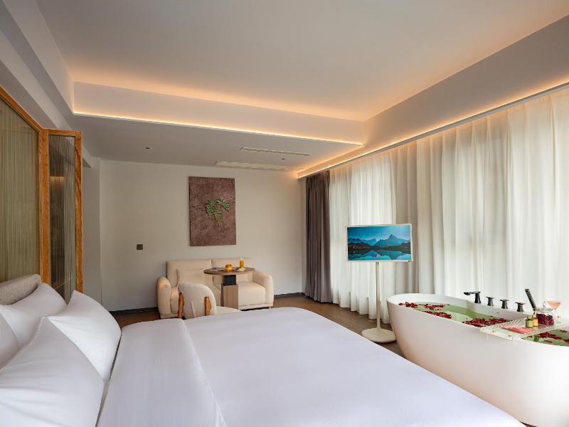 Zhangjiajie National Park RU Hotel--Free one way pick up service over 2 nightFree fresh coffeeAttraction Tickets Serivce in advance - image 31