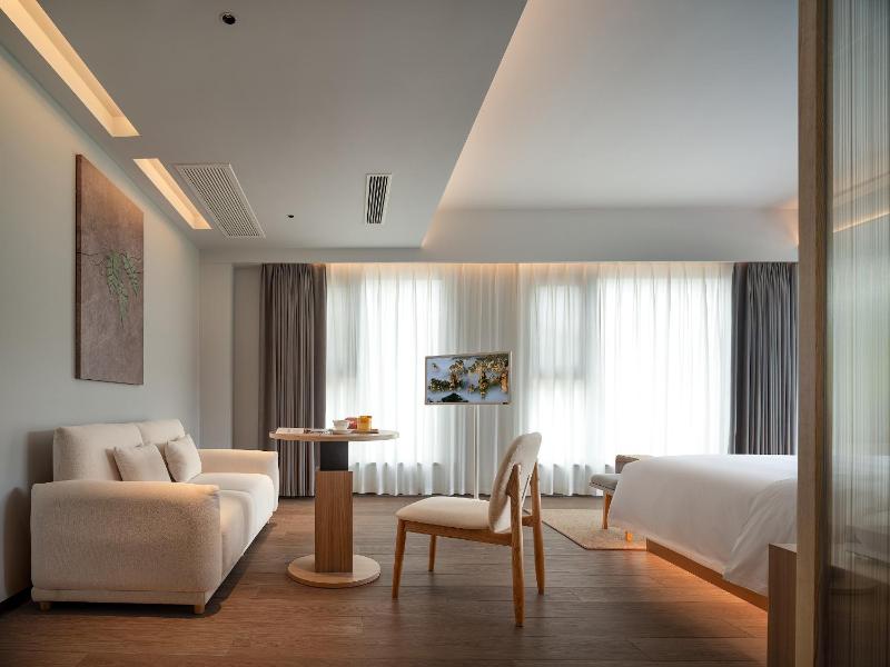 Zhangjiajie National Park RU Hotel--Free one way pick up service over 2 nightFree fresh coffeeAttraction Tickets Serivce in advance - image 41