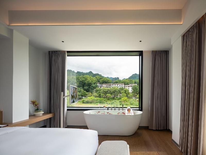 Zhangjiajie National Park RU Hotel--Free one way pick up service over 2 nightFree fresh coffeeAttraction Tickets Serivce in advance - image 45
