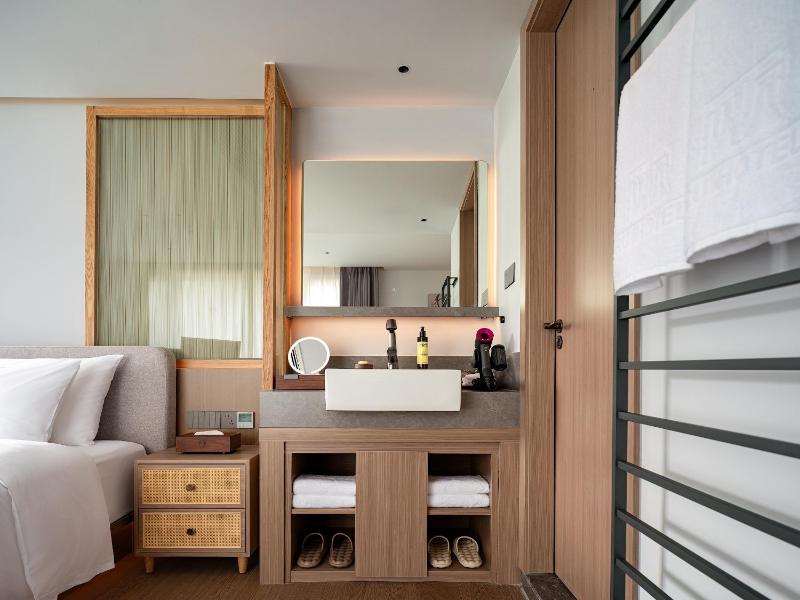 Zhangjiajie National Park RU Hotel--Free one way pick up service over 2 nightFree fresh coffeeAttraction Tickets Serivce in advance - image 17