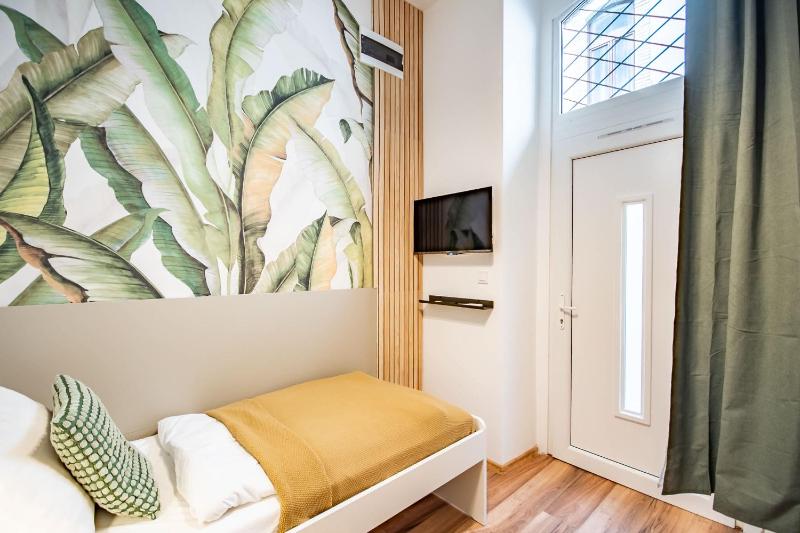 Central Cozy Studio for Solo Traveller - image 10