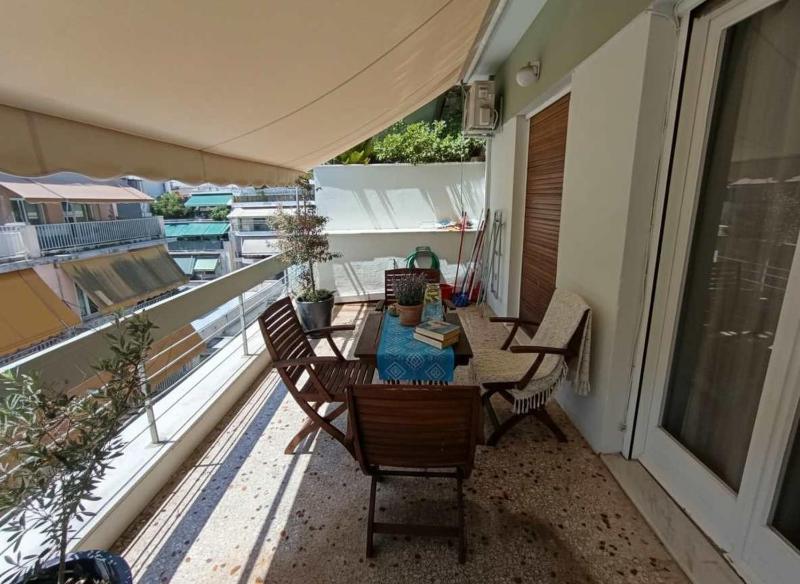 Bright 2-Bedroom Apt in Ampelokipoi Near Hospital - image 12