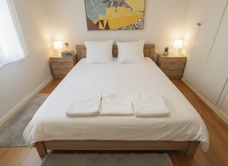 Bright 2-Bedroom Apt in Ampelokipoi Near Hospital - image 9