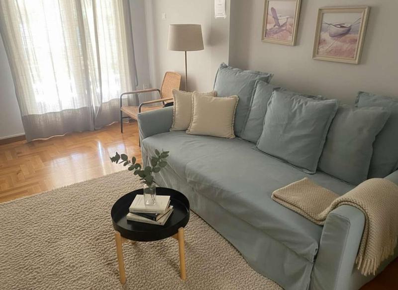 Bright 2-Bedroom Apt in Ampelokipoi Near Hospital - image 8