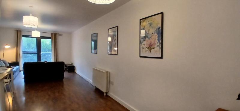 Spacious 2BR Apartment Only 15 Minutes to City - image 9