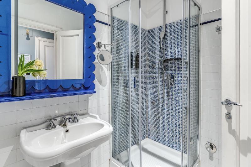 Townhouse Condotti 29 - image 2