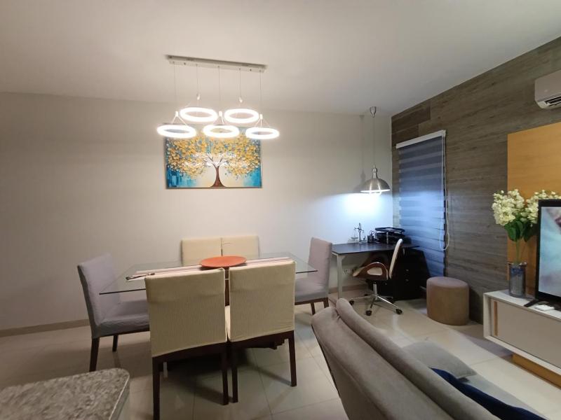 Hermoso Apartamento de 2 habitaciones en Avenida Bush - image 4