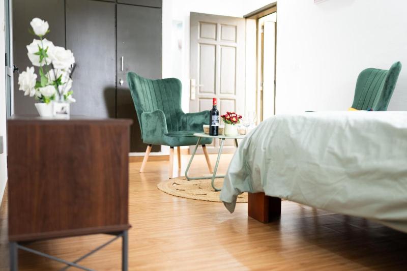Green Haven - Modern Cozy Studio - Fast Wi-Fi - AC - Cocody - image 5