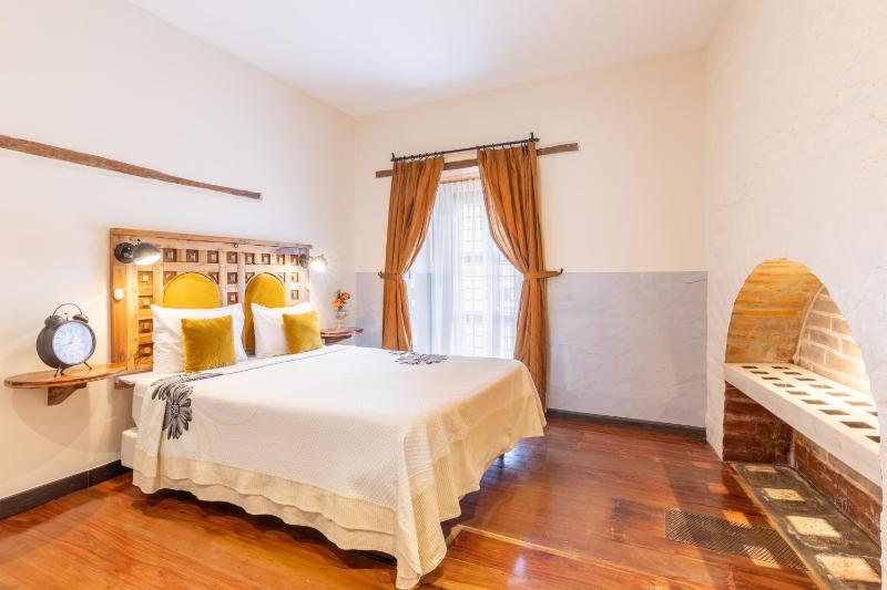 Old Town Quito Suites Heritage Hotel Historic center - image 9