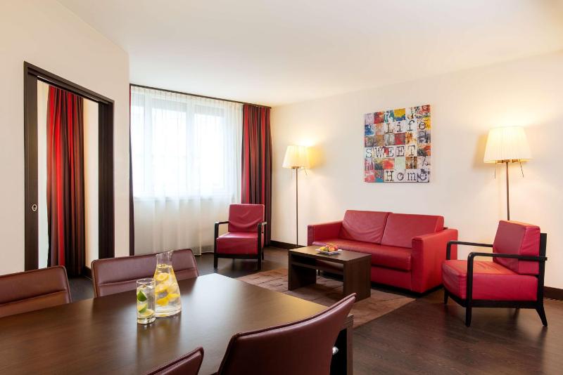 Family Adjoining Room (2 Adults + 2 Children)
