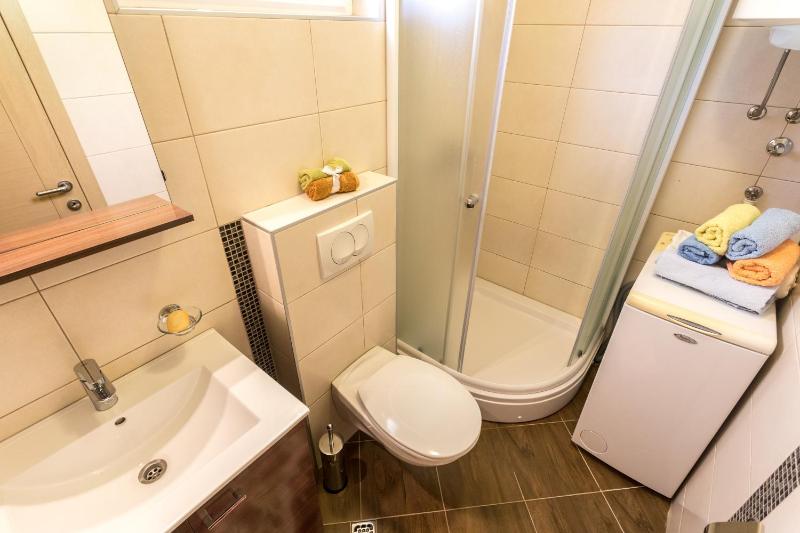 One-Bedroom Apartment image 2