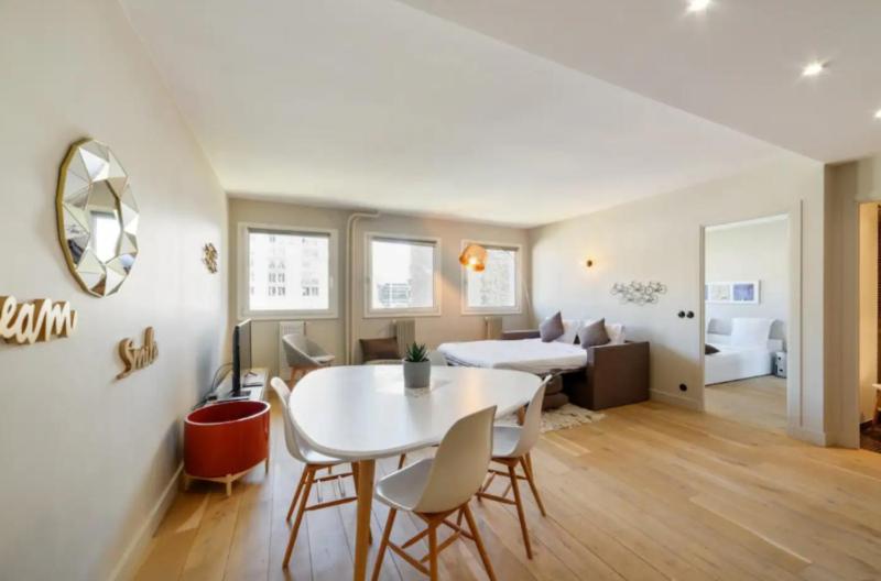 Beautiful 1 Bedroom Apartment near Eiffel Tower - image 10