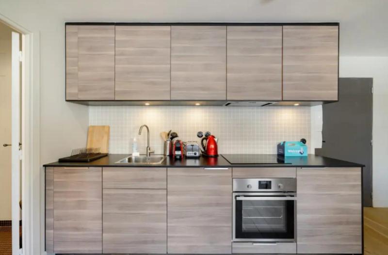 Beautiful 1 Bedroom Apartment near Eiffel Tower - image 2