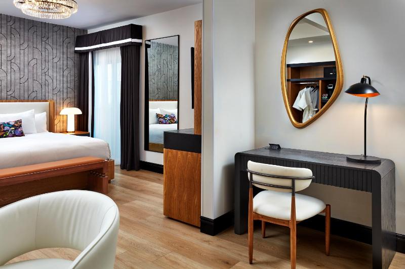 Elan Hotel - image 13