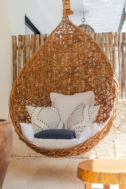 Tropical retreat: Scooters Hot Tub Pool Projector - image 13