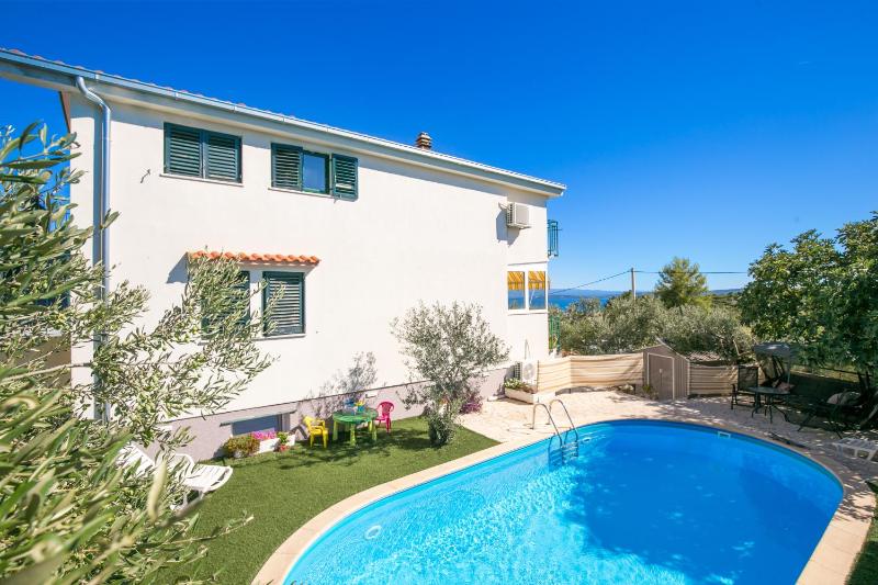 Family-friendly apartments with swimming pool Kastel Novi Kastela - 22569 - image 18